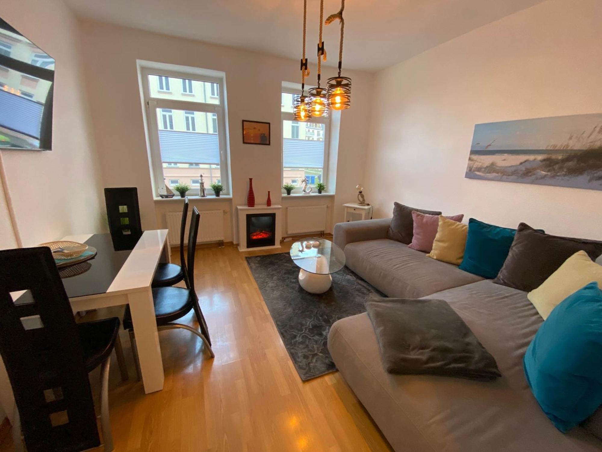 Zur Schleuse - Ferienwohnung Bis 6 Personen Mit Gem Garten Rostock Esterno foto