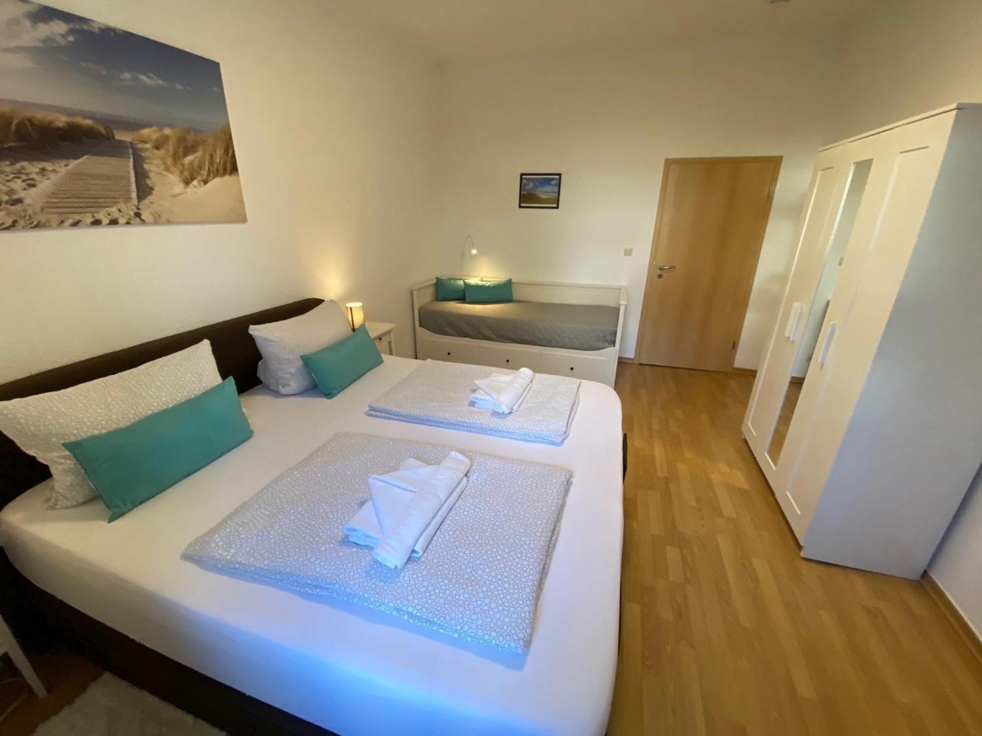 Zur Schleuse - Ferienwohnung Bis 6 Personen Mit Gem Garten Rostock Esterno foto