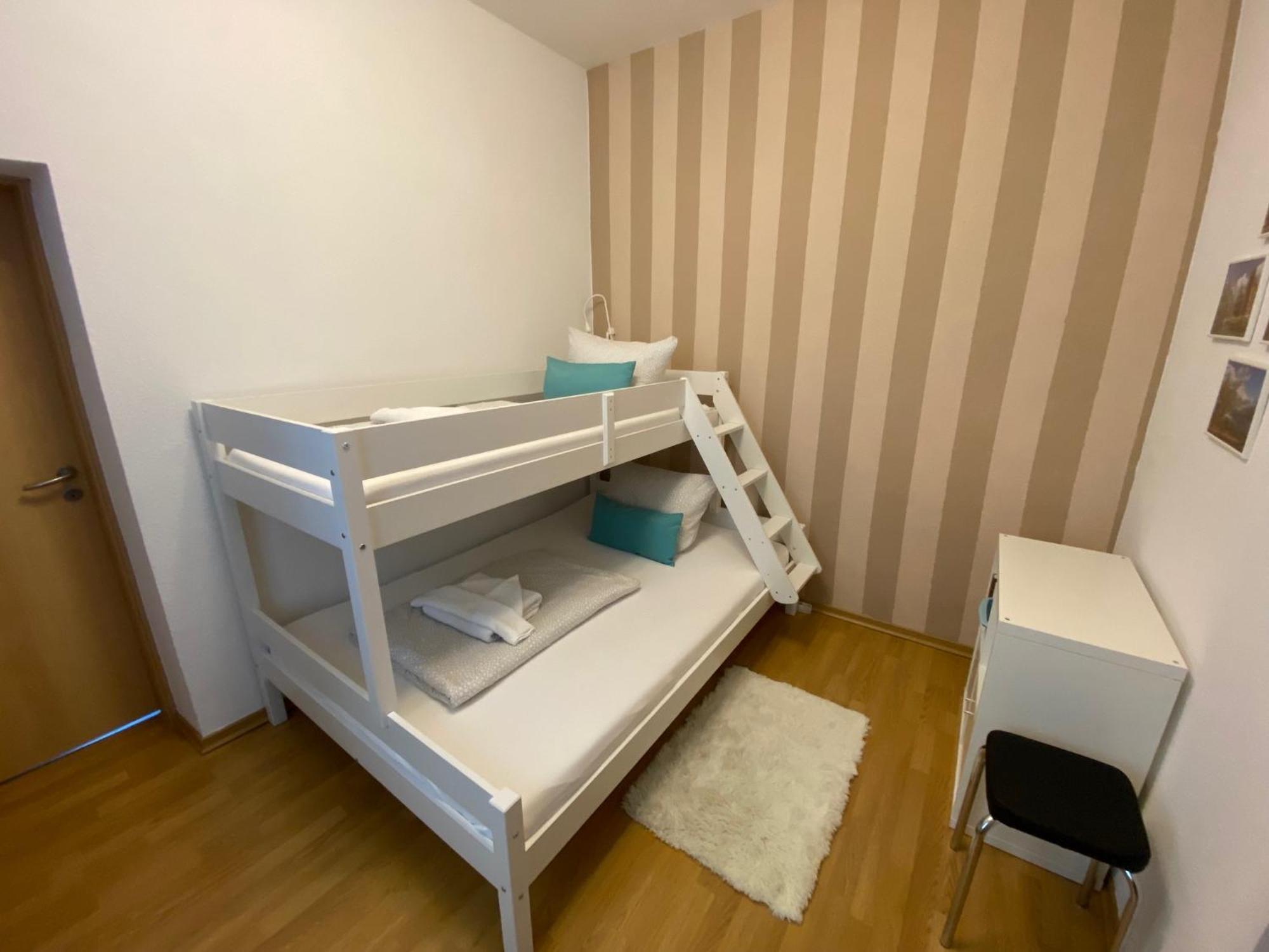 Zur Schleuse - Ferienwohnung Bis 6 Personen Mit Gem Garten Rostock Esterno foto